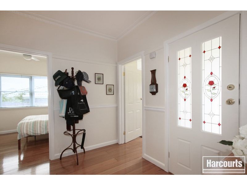 4 Jonathan Place, Pakenham VIC 3810