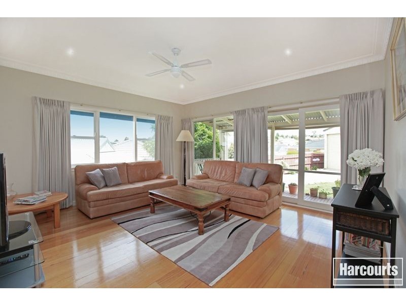 4 Jonathan Place, Pakenham VIC 3810