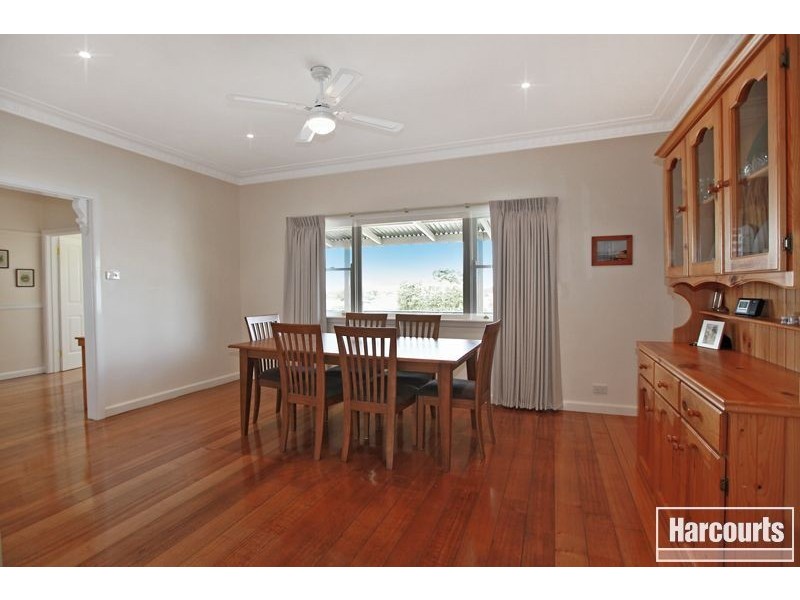 4 Jonathan Place, Pakenham VIC 3810