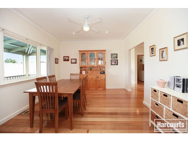 4 Jonathan Place, Pakenham VIC 3810