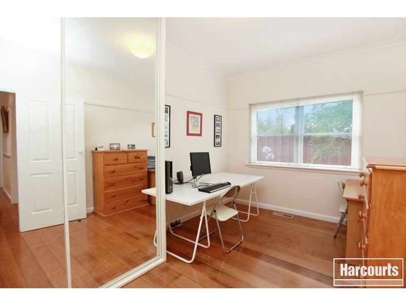 4 Jonathan Place, Pakenham VIC 3810