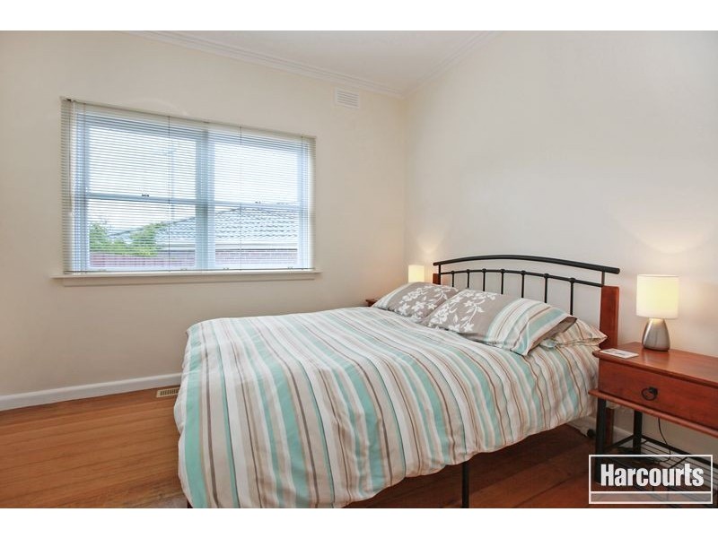 4 Jonathan Place, Pakenham VIC 3810