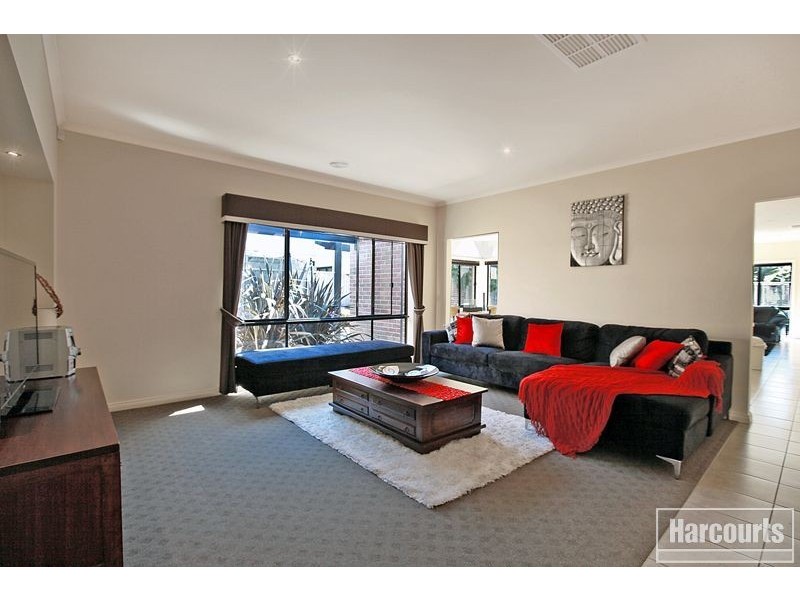 13 Reidel Avenue, Pakenham VIC 3810