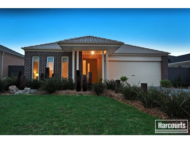 15 Britton Drive, Pakenham VIC 3810