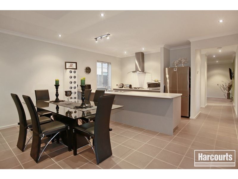 15 Britton Drive, Pakenham VIC 3810