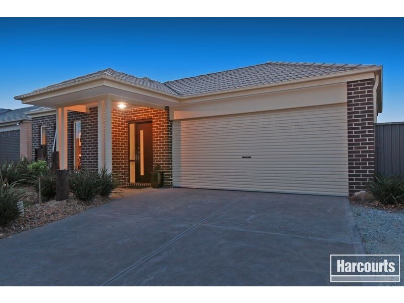 15 Britton Drive, Pakenham VIC 3810