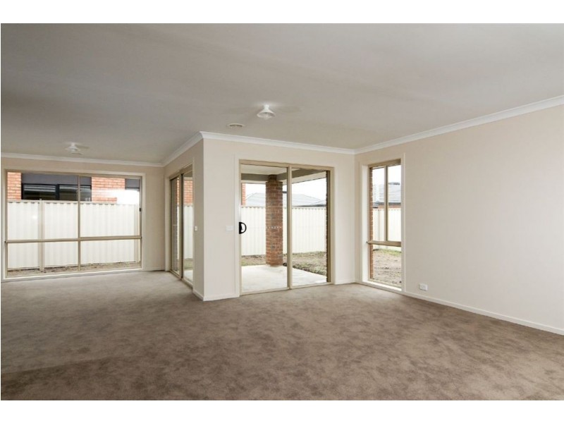 49 Victory Drive, Pakenham VIC 3810