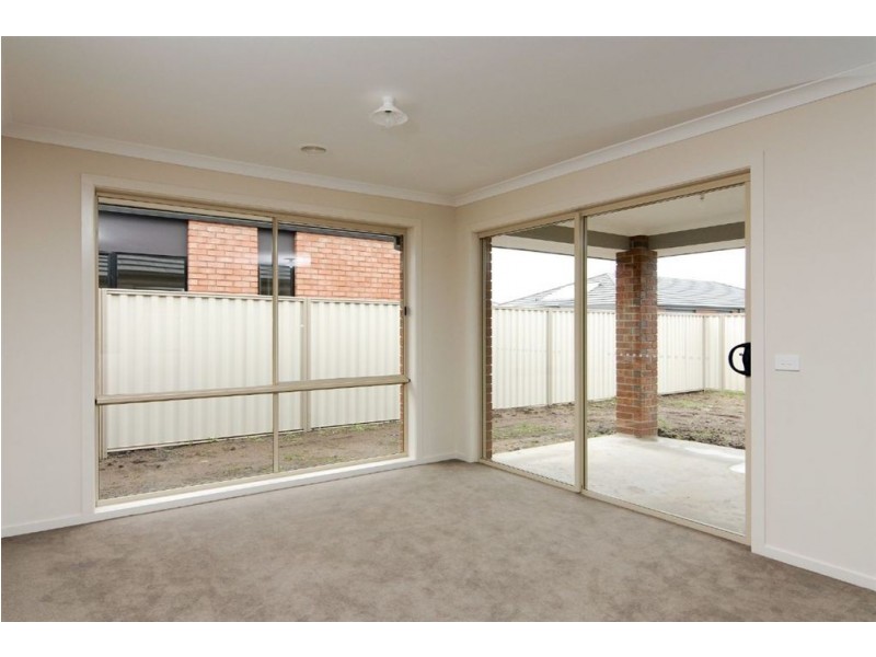49 Victory Drive, Pakenham VIC 3810