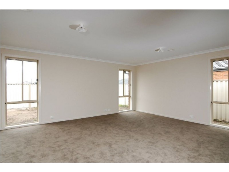 49 Victory Drive, Pakenham VIC 3810