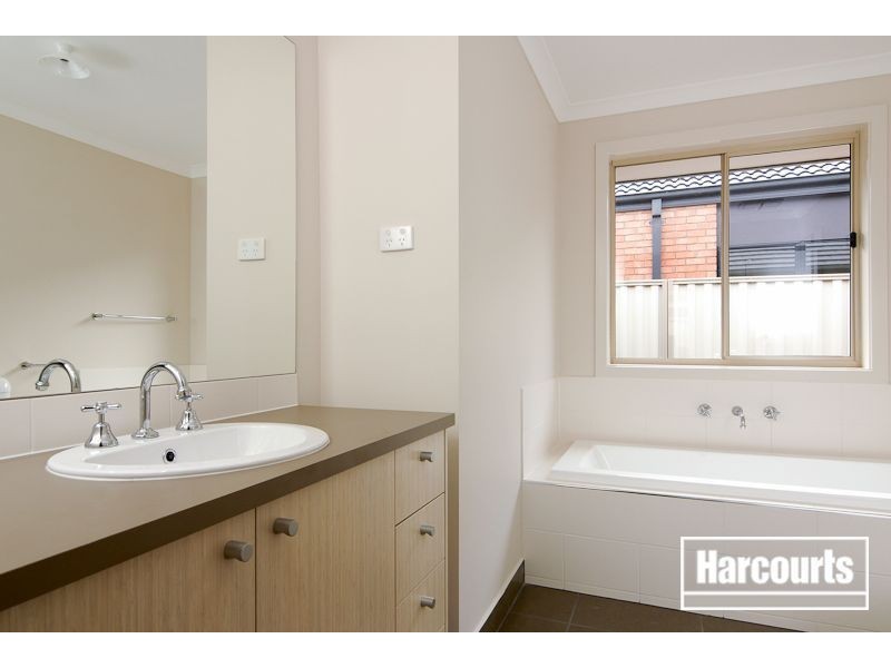 49 Victory Drive, Pakenham VIC 3810
