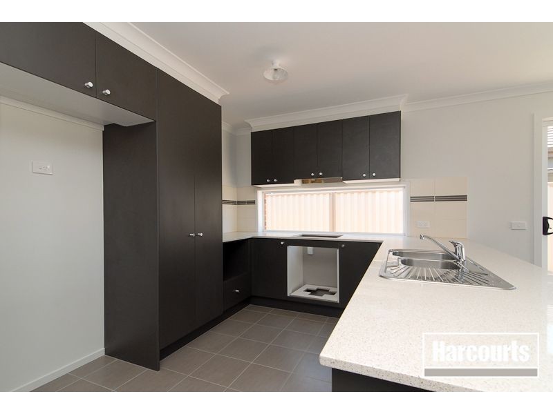 11 Morgan Way, Pakenham VIC 3810