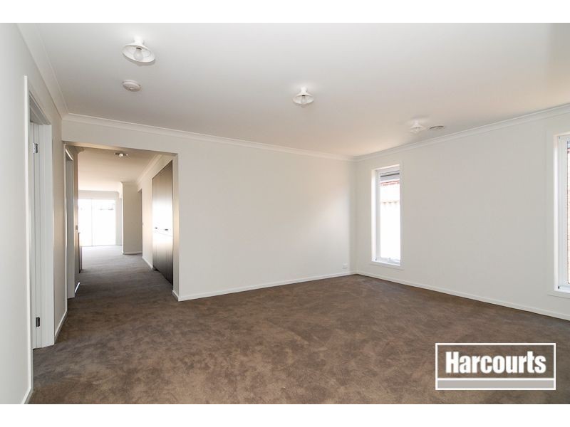 11 Morgan Way, Pakenham VIC 3810