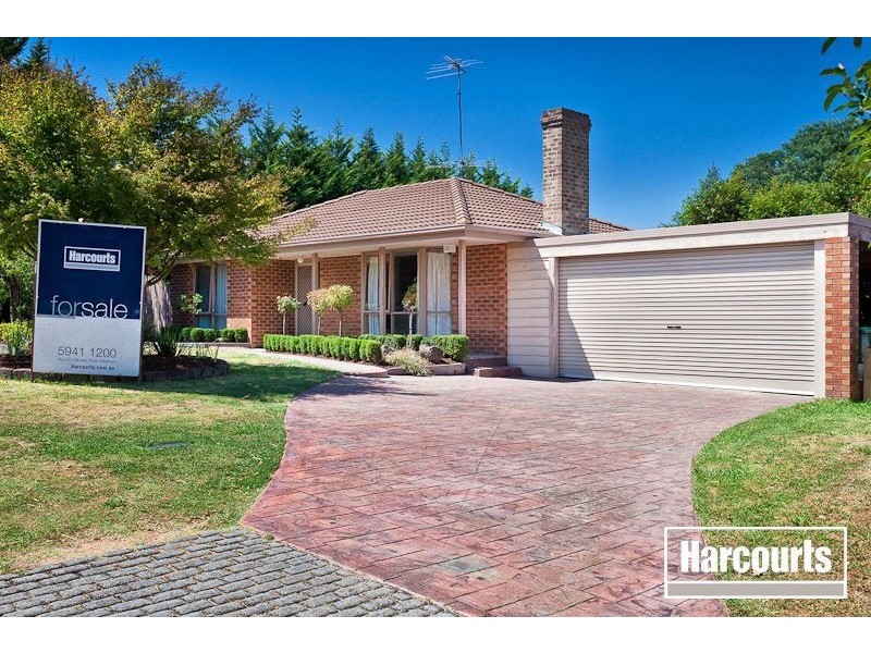 16 Osborn Grove, Pakenham VIC 3810