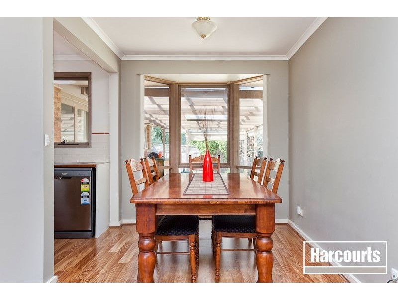 16 Osborn Grove, Pakenham VIC 3810