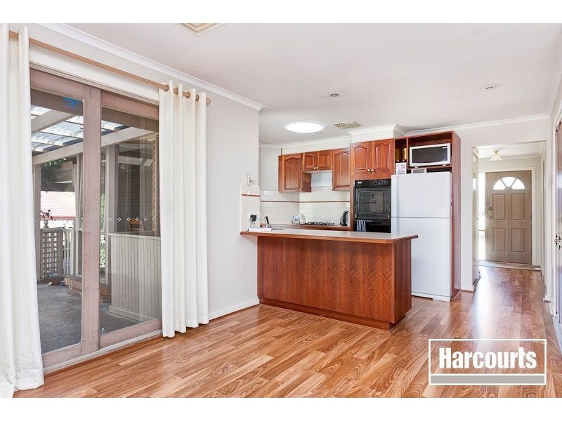 16 Osborn Grove, Pakenham VIC 3810