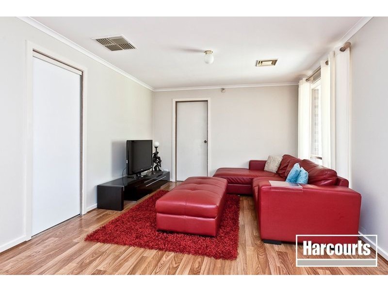 16 Osborn Grove, Pakenham VIC 3810