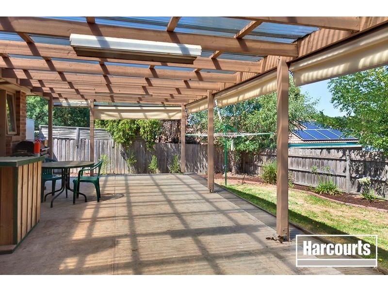 16 Osborn Grove, Pakenham VIC 3810