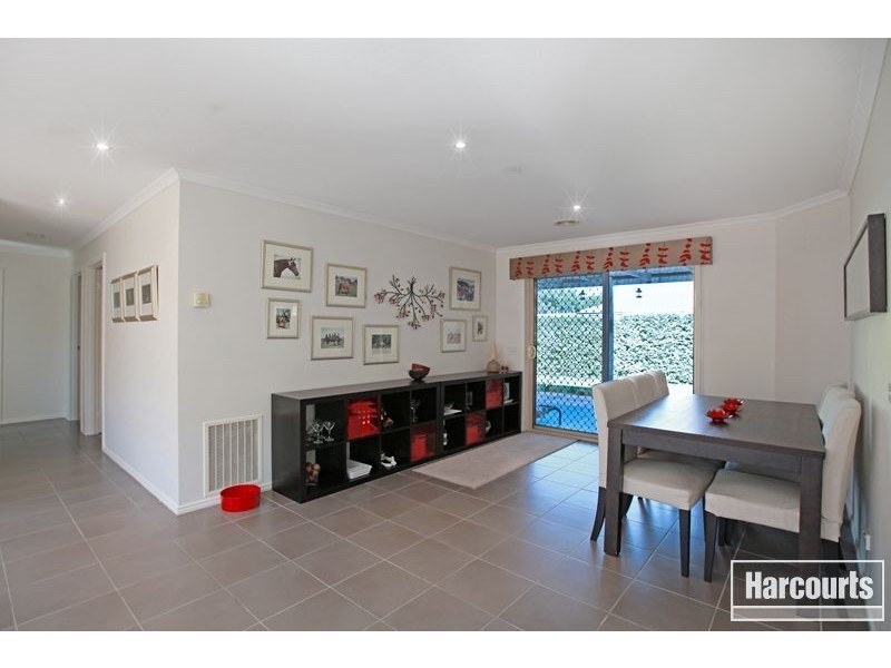 8 Capri Court, Pakenham VIC 3810