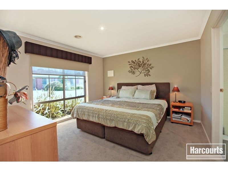 8 Capri Court, Pakenham VIC 3810