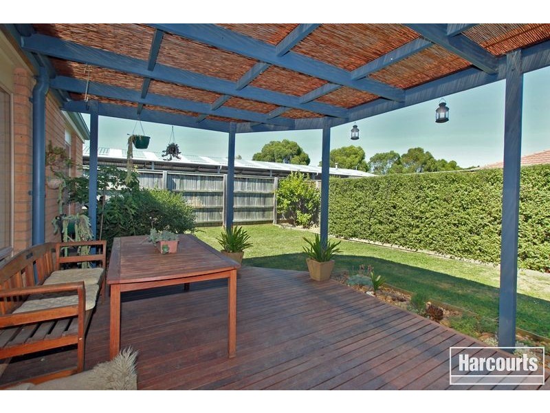 8 Capri Court, Pakenham VIC 3810