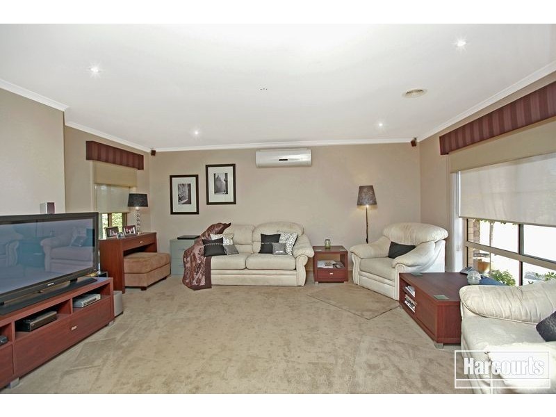 8 Capri Court, Pakenham VIC 3810