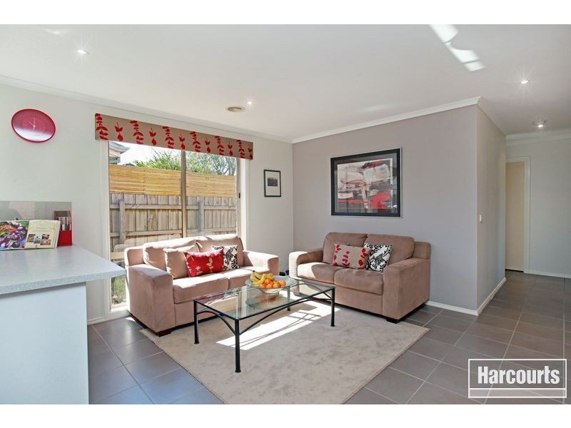 8 Capri Court, Pakenham VIC 3810