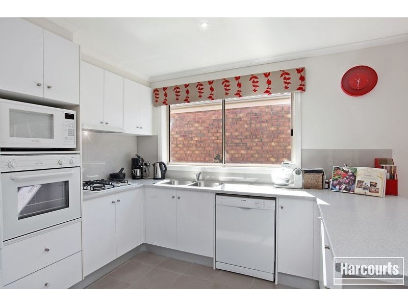 8 Capri Court, Pakenham VIC 3810