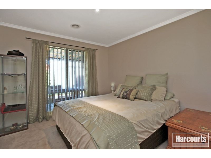 8 Capri Court, Pakenham VIC 3810