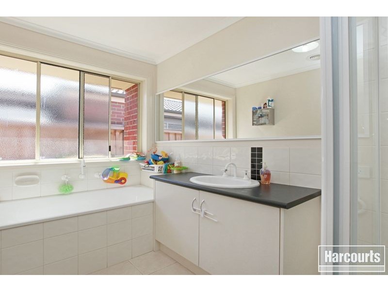 4 Arden Avenue, Pakenham VIC 3810