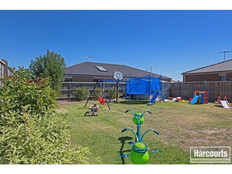 4 Arden Avenue, Pakenham VIC 3810