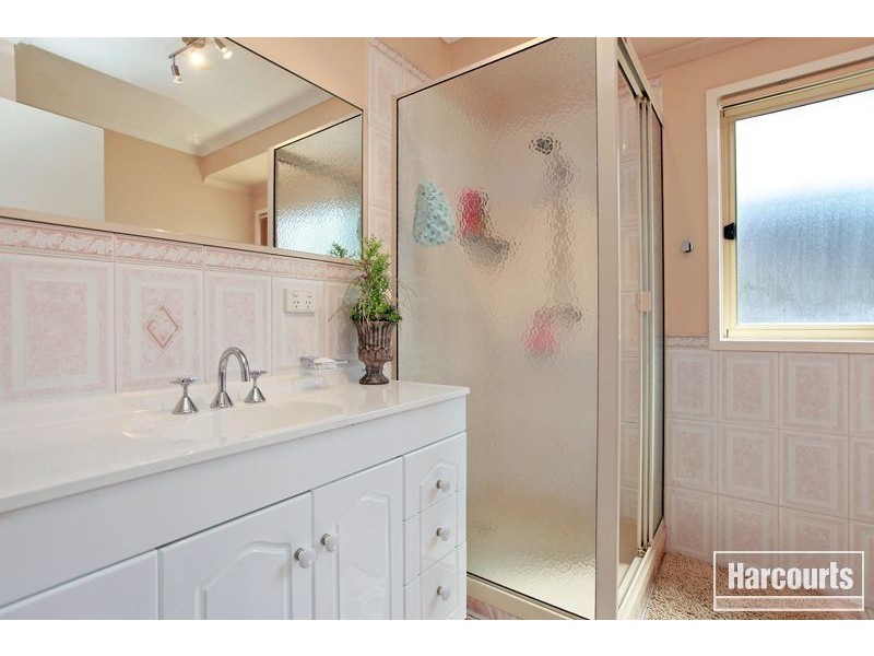 30 Pommel Street, Pakenham VIC 3810