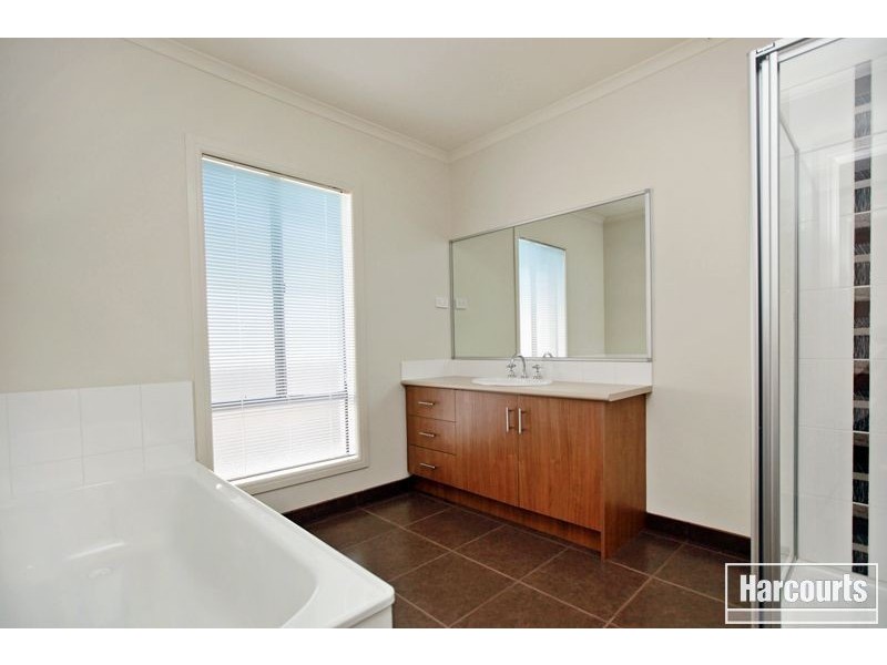 135 Webster Way, Pakenham VIC 3810