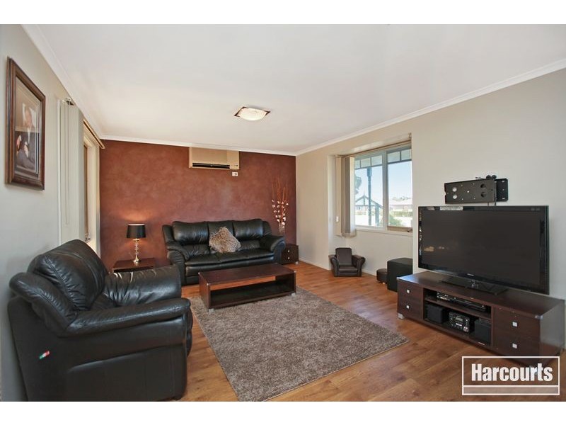 2 Montclaire Court, Pakenham VIC 3810