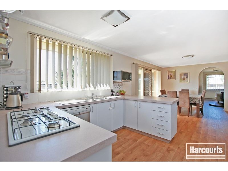 2 Montclaire Court, Pakenham VIC 3810