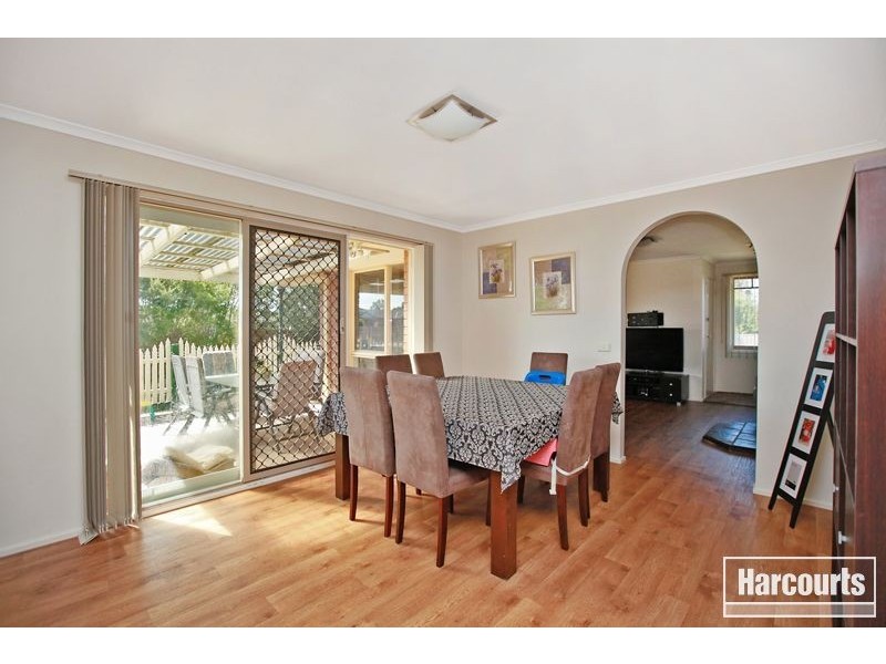 2 Montclaire Court, Pakenham VIC 3810