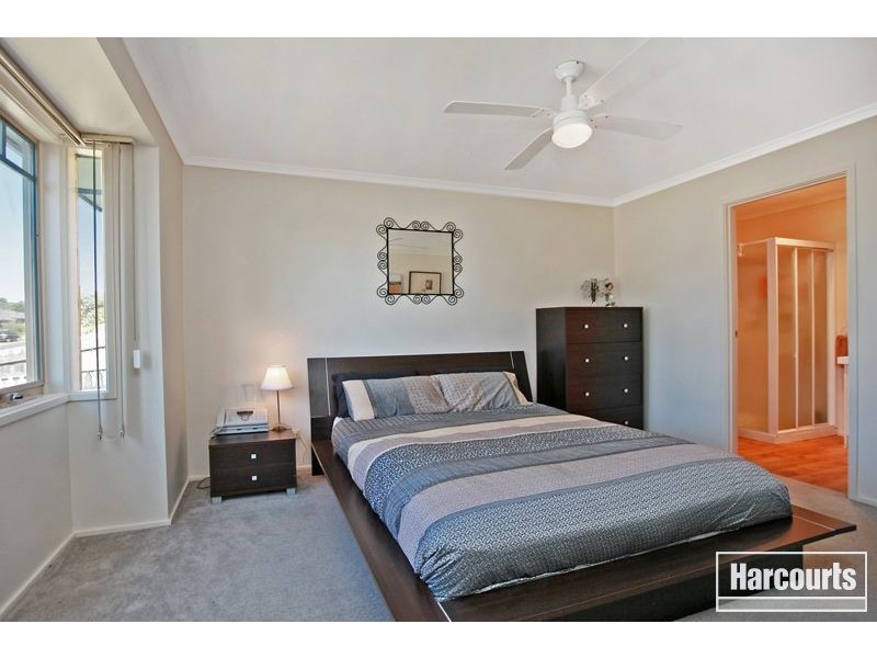 2 Montclaire Court, Pakenham VIC 3810
