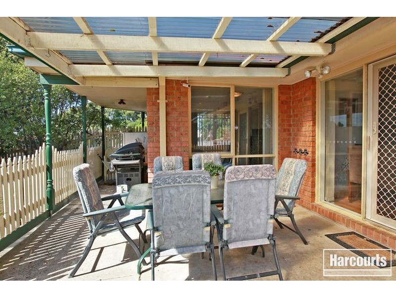 2 Montclaire Court, Pakenham VIC 3810