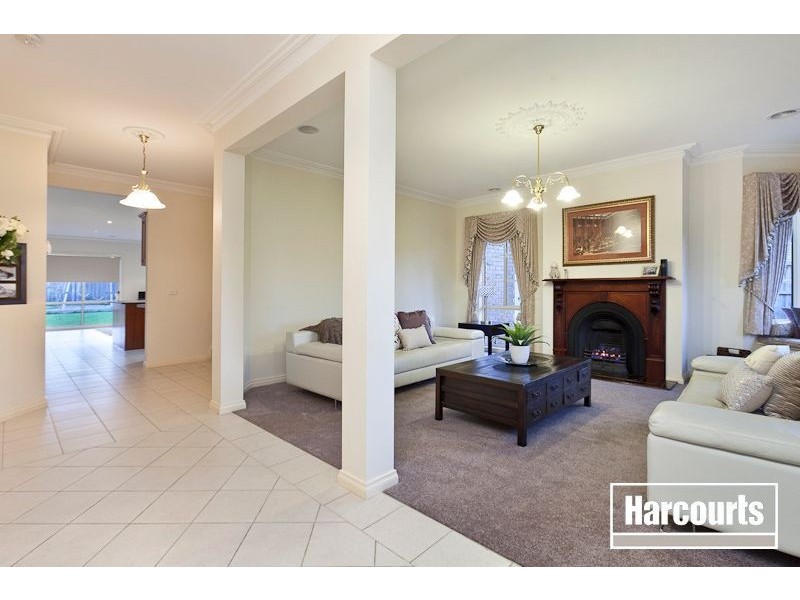 11 Murray Avenue, Pakenham VIC 3810