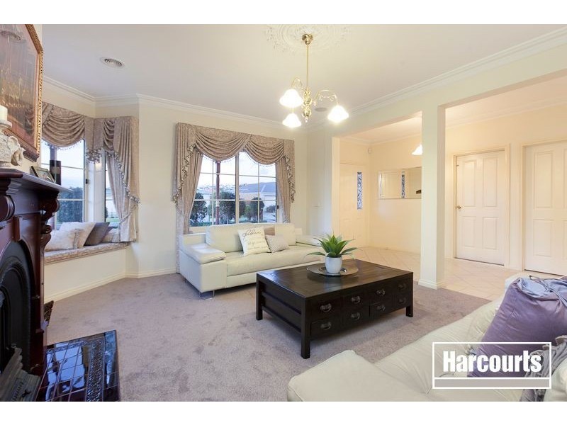 11 Murray Avenue, Pakenham VIC 3810