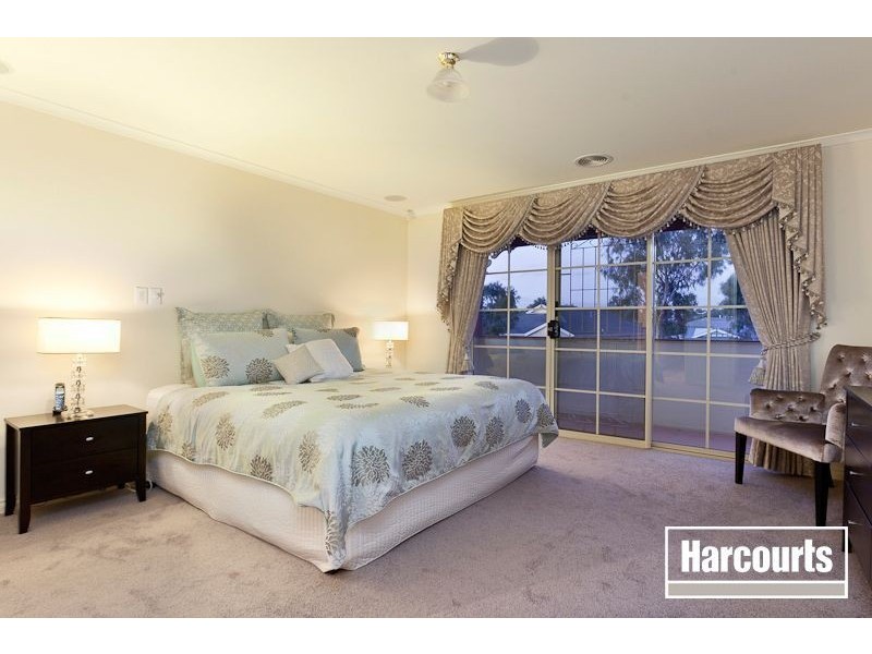 11 Murray Avenue, Pakenham VIC 3810