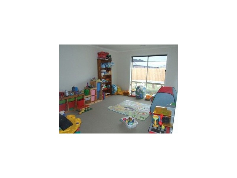 7 Lorikeet Court, Pakenham VIC 3810