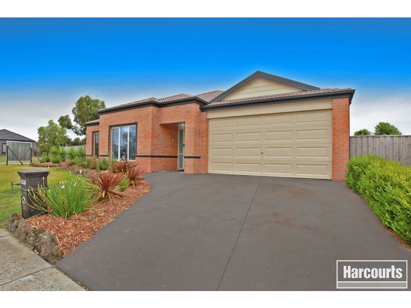 24 Riddell Grove, Pakenham VIC 3810