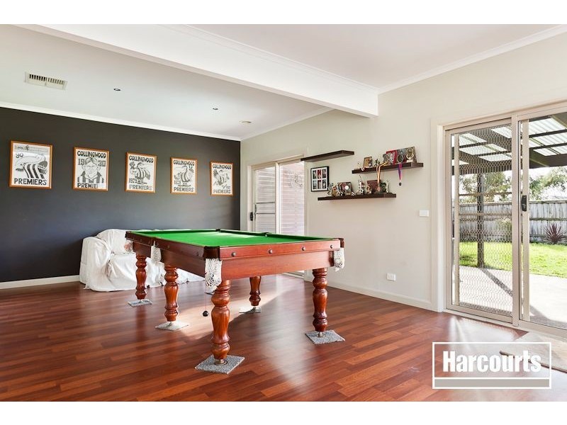 24 Riddell Grove, Pakenham VIC 3810