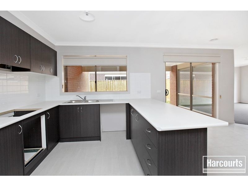 5 Elwood Avenue, Pakenham VIC 3810