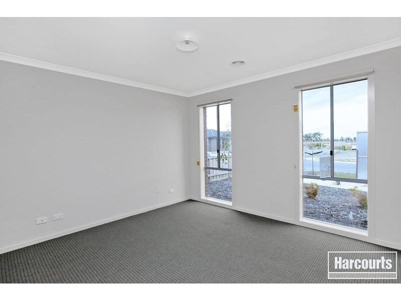 5 Elwood Avenue, Pakenham VIC 3810