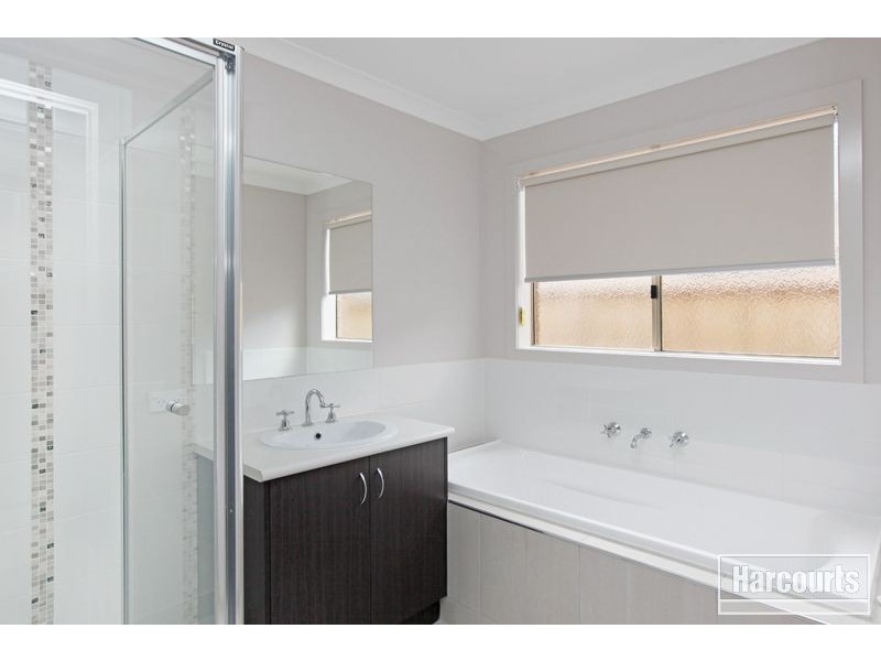 5 Elwood Avenue, Pakenham VIC 3810