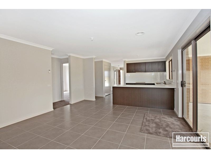33 Elwood Avenue, Pakenham VIC 3810