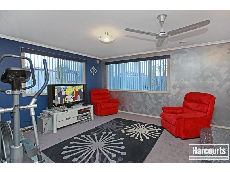 19 Amberley Drive, Pakenham VIC 3810