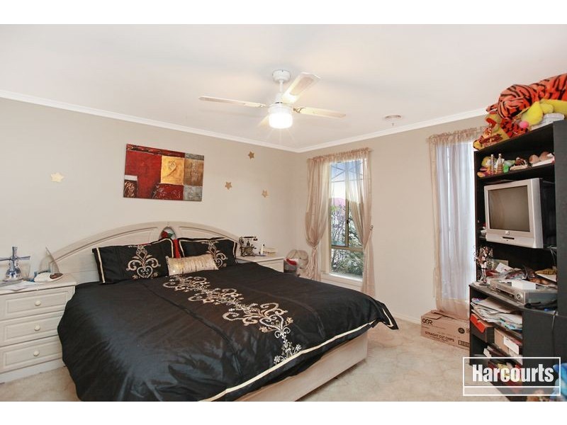 19 Amberley Drive, Pakenham VIC 3810