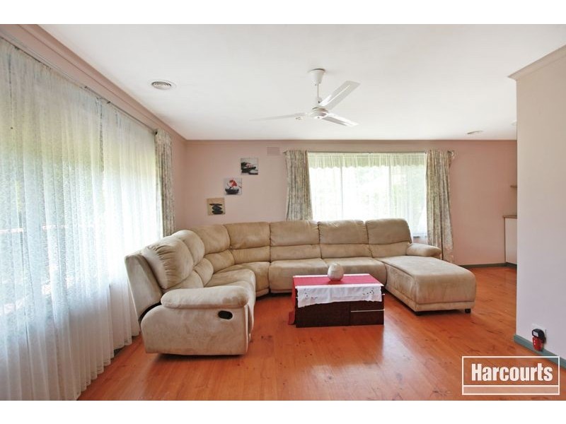 24 Railway Avenue, Tynong VIC 3813